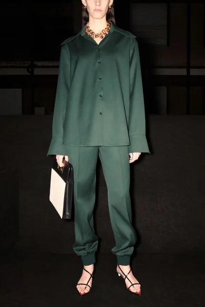 Look 15